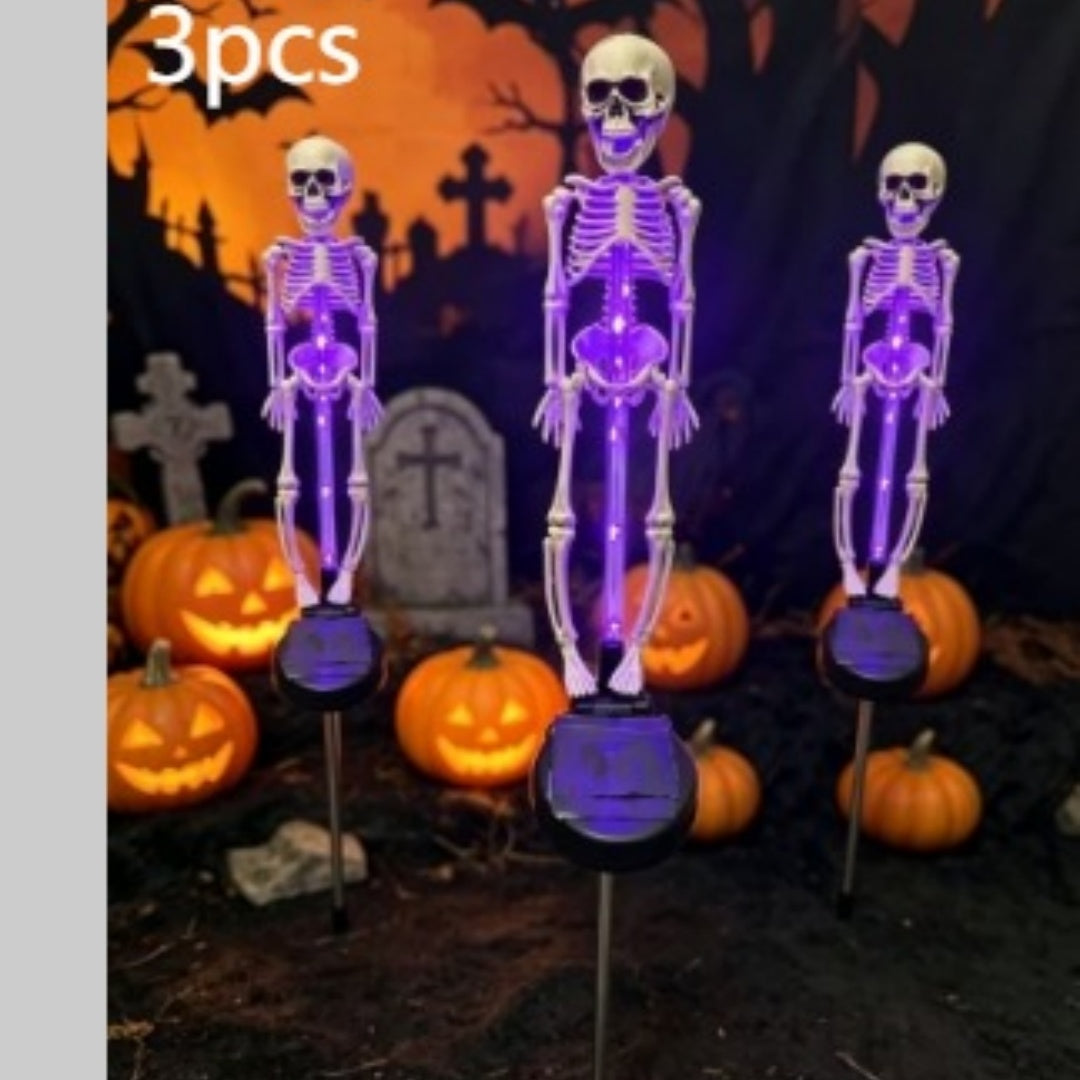 solar-powered Halloween skull lamp